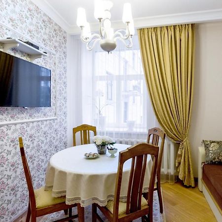 Apartamento Dzirnavu 92, Free Private Parking Riga Exterior foto