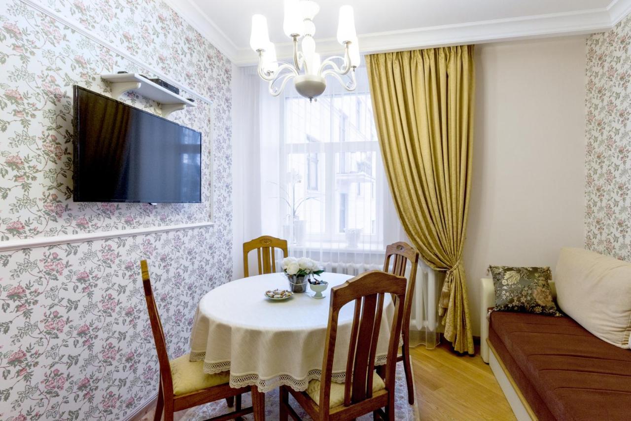 Apartamento Dzirnavu 92, Free Private Parking Riga Exterior foto