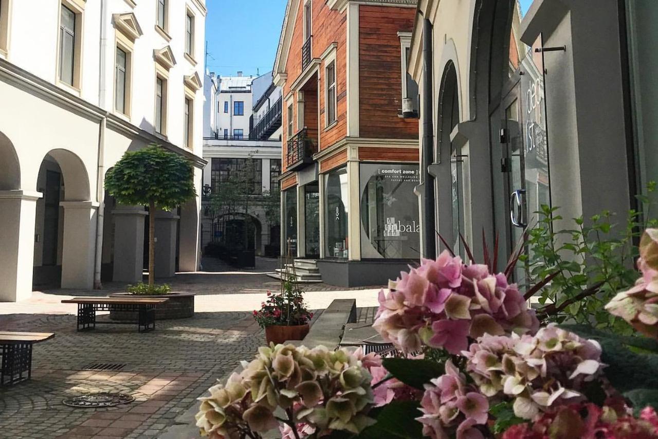 Apartamento Dzirnavu 92, Free Private Parking Riga Exterior foto